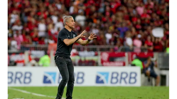 Foto: Rodrigo Coca/Ag. Corinthians | Possível despedida de Sylvinho é o assunto do momento