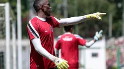 Foto: (Twitter Oficial Santa Cruz/@SantaCruzFC/Rafael Melo/Santa Cruz) - Jordan deve estar de saída do Santa Cruz