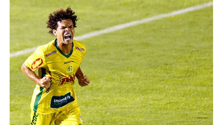Foto: Thiago Calil/AGIF - Camilo em ação pelo Mirassol