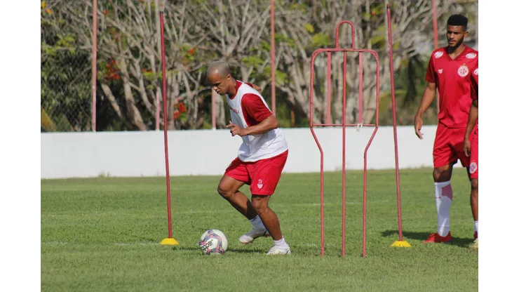 Foto: Canindé Pereira/América FC - William Marcílio, atacante do América-RN