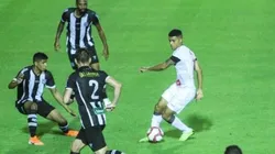 Foto: Beno Küster Nunes/AGIF/ Para a próxima temporada, Figueirense negocia com o goleiro Vitor Hugo e mais dois zagueiros