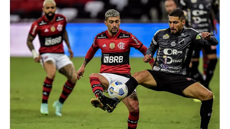 Thiago Ribeiro/AGIF - Alisson em jogo do ABC contra o Flamengo