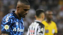 Foto: Fernando Moreno/AGIF - Douglas Costa: se envolveu em polêmica