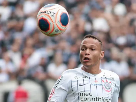 Presidente do Atlético Goianiense quer comprar Janderson do Corinthians