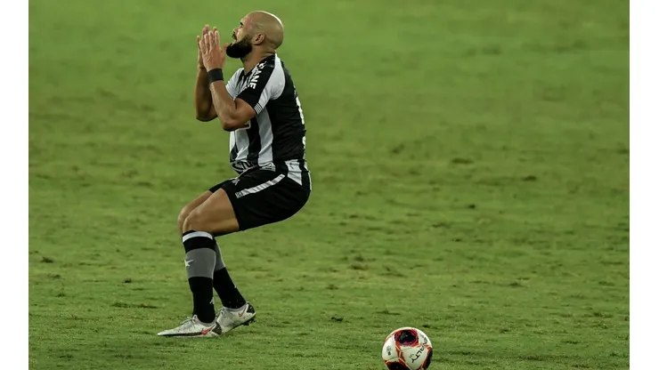 Foto: Thiago Ribeiro/AGIF - Zé Welison foi relacionado em possível volta ao Botafogo