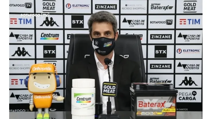 Foto: Reprodução Botafogo TV/YouTube | Freeland é avisado sobre prazo para Botafogo investir em destaque da Série B