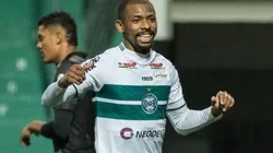 Foto: Robson Mafra/AGIF - Waguininho: não renovou contrato e se despediu do Coxa