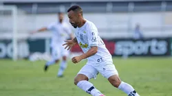 Moisés, da Ponte Preta (Foto: Diogo Reis/AGIF)