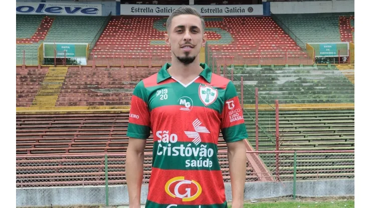 Gustavo França foi anunciado oficialmente pela Portuguesa (Foto: Dorival Rosa/Portuguesa)