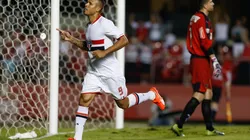 Luis Fabiano comemorando gol no São Paulo (Marcello Zambrana/AGIF)