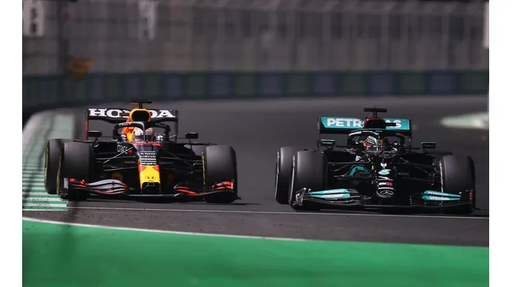 Lars Baron/Getty Images - Verstappen e Hamilton vão disputar o título na última prova do ano