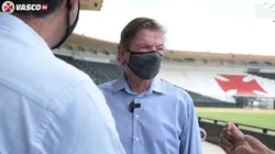 Foto: Reprodução VascoTV/YouTube | Jorge Salgado é informado sobre pedido da torcida do Vasco