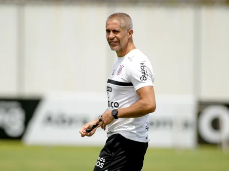 Sylvinho elogia evolução de xodó da torcida do Corinthians e destaca ‘personalidade’; veja
