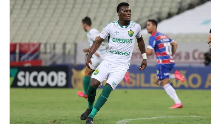 Paulão tem contrato com o Cuiabá até o fim do Brasileirão (Foto: AssCom Dourado)