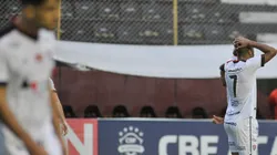 Foto: Jhony Pinho/AGIF/ Sem recursos financeiros e com uma longa punição da Fifa, Vitória terá de correr para reforçar o elenco até 17 de dezembro