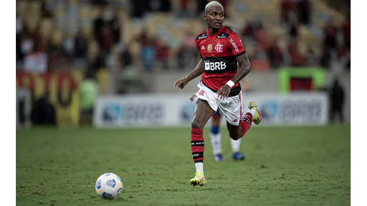 Thiago Ribeiro/AGIF - Ramon, lateral-esquerdo do Flamengo
