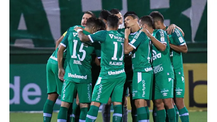 Foto: Marcio Cunha/AGIF/ Em jogo dos dois rebaixados até aqui, Chapecoense e Sport se enfrentam pelo Brasileirão; jogo vale "muito" para a Chape