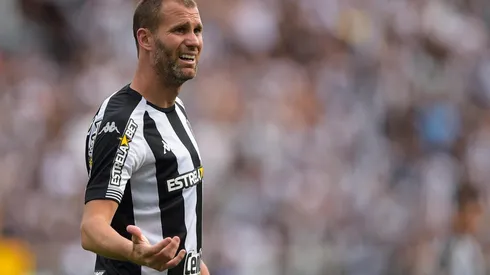 Foto: Thiago Ribeiro/AGIF - Carli em ação com a camisa do Fogão