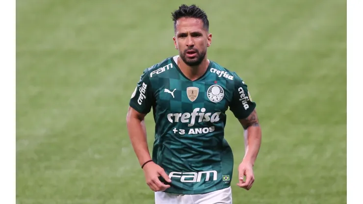 Foto: Marcello Zambrana/AGIF - Luan jogador do Palmeiras comemora seu gol durante partida contra o Athletico-PR