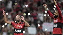 Thiago Ribeiro/AGIF - Thiago Maia e Gabigol comemoram vitória ao final da partida contra o Ceará no Maracanã