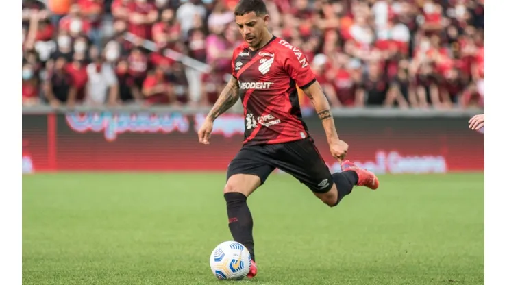 Foto: Robson Mafra/AGIF | David Terans volta ao Athletico-PR