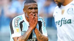 Foto: Pedro H. Tesch/AGIF - Douglas Costa: discutiu com torcedores na web