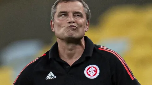 Foto: Jorge Rodrigues/AGIF - Aguirre aprovou Andrey no Inter, mas agora corre risco de perder volante para Santos