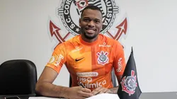 Foto: Rodrigo Coca / Ag.Corinthians - Carlos Miguel assinou contrato com o Corinthians até 2023