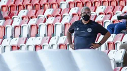 Foto: Paulo Paiva/AGIF | Hélio dos Anjos tem contrato com o Náutico até o final de 2022, mas futuro ainda é incerto