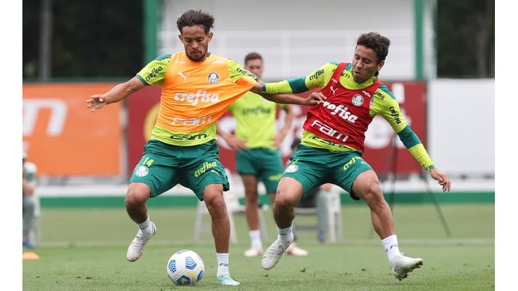 Foto: Cesar Greco - Scarpa e Marcos Rocha são dois jogadores com contratos válidos até o fim de 2022 no Palmeiras