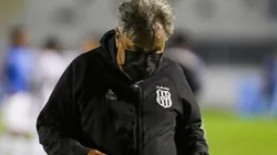 Gilson Kleina, técnico da Ponte Preta (Foto: Rogério Capela/AGIF)