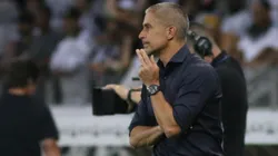 Foto: Fernando Moreno/AGIF - Sylvinho tem futuro definido no Corinthians
