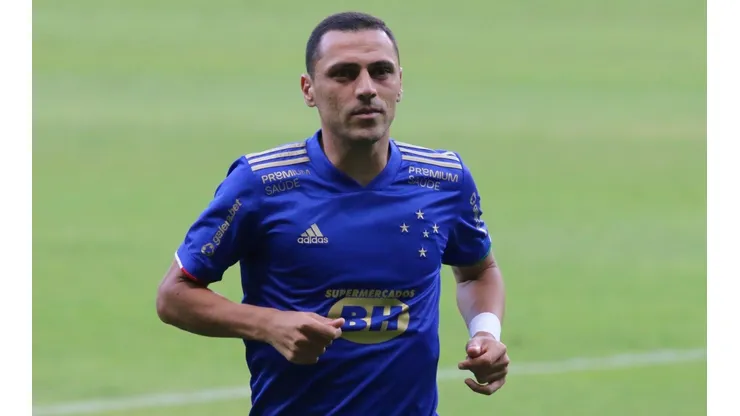 Foto: Fernando Moreno/AGIF - São Paulo bate martelo sobre Rômulo para 2022