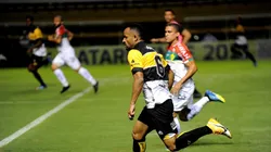 Foto: Caio Marcello/AGIF/ Hélder, do Criciúma, é eleito o melhor lateral-esquerdo do Campeonato Brasileiro da Série C