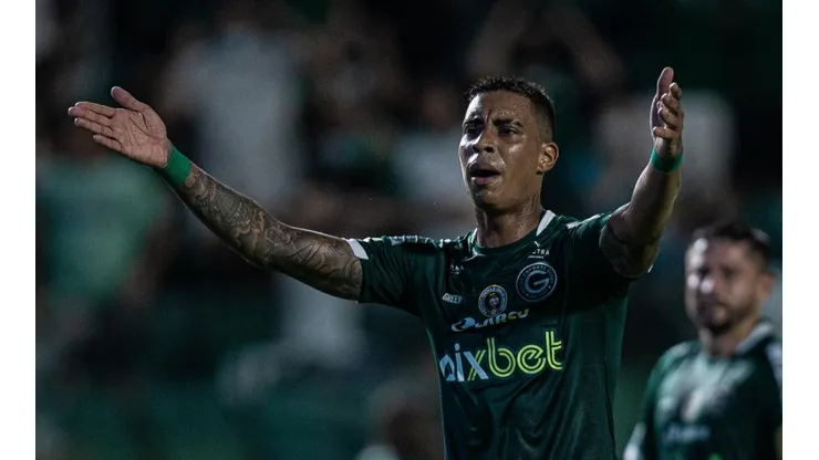 Foto: Heber Gomes/AGIF | Alef Manga está na lista de possiveis Goiás para a Série A