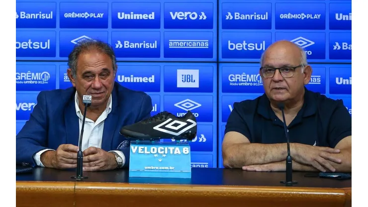 Foto: Lucas Uebel/Grêmio/Divulgação - Abrahão e Bolzan: direção deve realizar novas mudanças no grupo