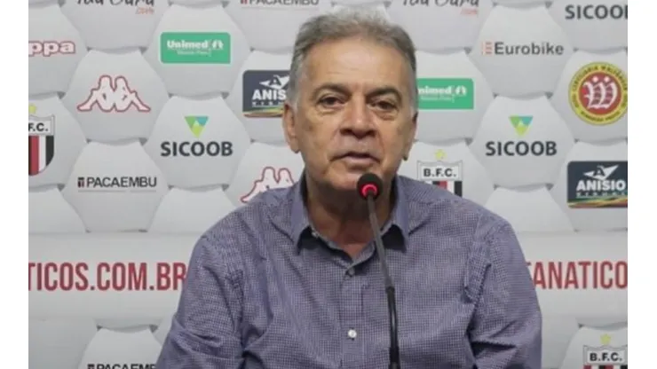 Foto: José Bazzo/Agência Botafogo - Paulo Pelaipe não vem tendo boas referências no Botafogo-SP para o Grêmio, onde tem sondagem para 2022