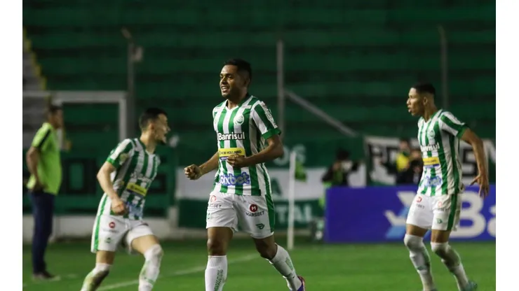 Foto: Luiz Erbes/AGIF/ Para tentar escapar do rebaixamento, Juventude enfrenta o RB Bragantino nesta terça; veja a provável escalação