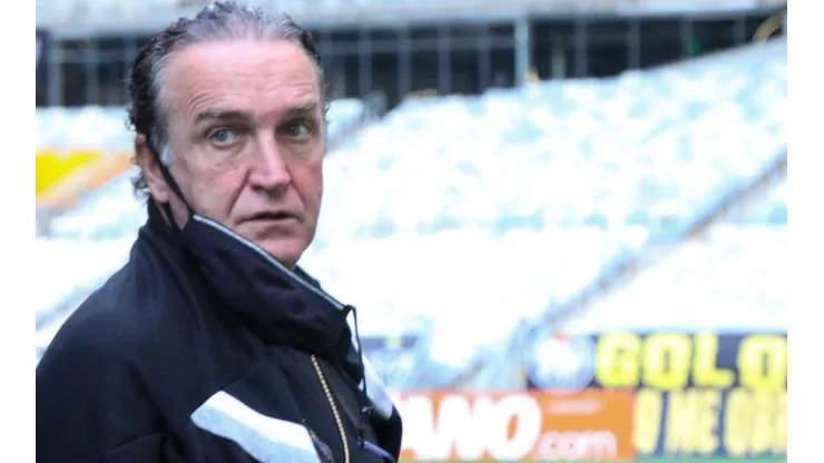 Foto: Fernando Moreno/AGIF - Cuca: quer volante do Grêmio no Atlético-MG