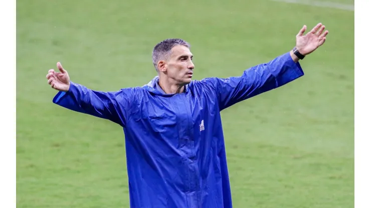 Foto: Rafael Vieira/AGIF | Vojvoda é 'ofuscado' por provável substituto de Diego Aguirre no Inter
