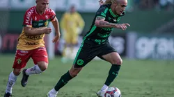 Foto: Heber Gomes/AGIF | O Goiás não teve vida fácil para conquistar o ponto que garantiu a vice-liderança