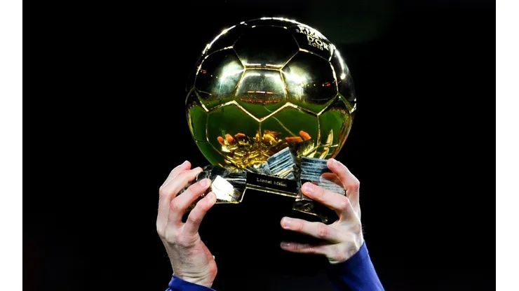 A Bola de Ouro 2021 acontece na tarde desta segunda-feira (29)