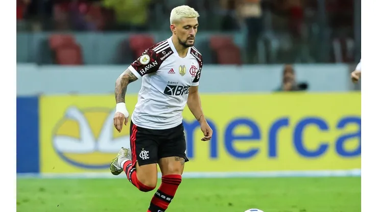 Foto: Pedro H. Tesch/AGIF - Arrascaeta foi um dos destaques da final com uma assistência