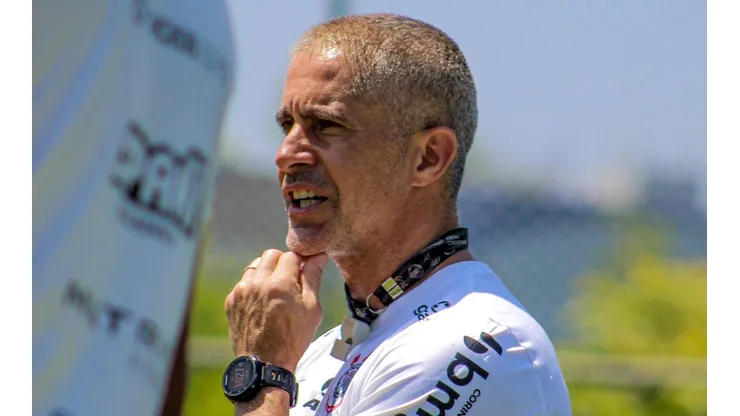 Foto: Rodrigo Coca/Agência Corinthians - Sylvinho não gostou dos questionamentos feitos.