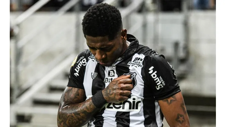 Foto: (Kely Pereira/AGIF) - Yony González vive história de superação no Ceará