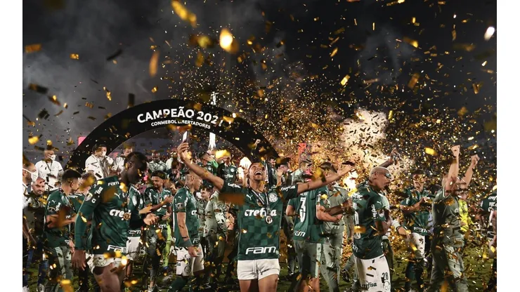 Foto: Ettore Chiereguini/AGIF / Palmeiras campeão da Libertadores: Volta para o Brasil é recheada de provocações