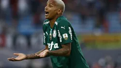 Foto: (Ernesto Ryan/Getty Images) - Deyverson foi um personagem à parte na final da Copa Libertadores