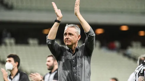 Foto: Kely Pereira/AGIF - Treinador do Ceará, Tiago Nunes