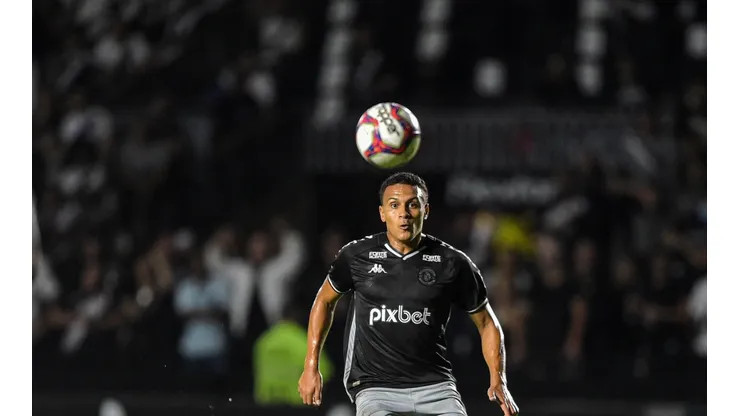 Foto: Thiago Ribeiro/AGIF - Léo Jabá quando atuava pelo Vasco
