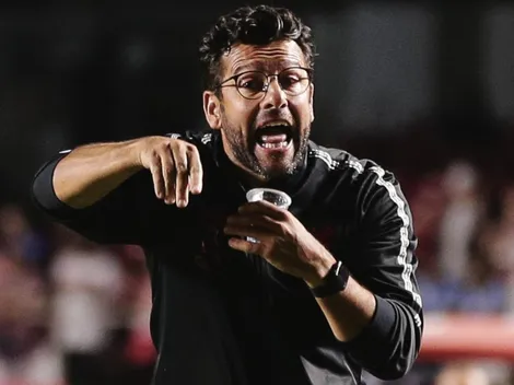 Com lesão de atacante, Alberto Valentim vai precisar fazer mudanças na equipe para enfrentar o Corinthians